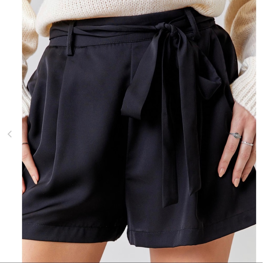 Satin shorts with bow